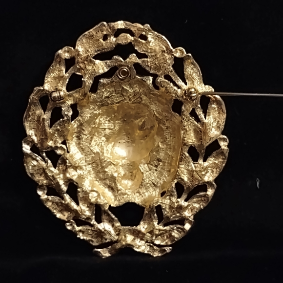 3D Gold Lion's Head Brooch - HTF - Picture 6 of 11